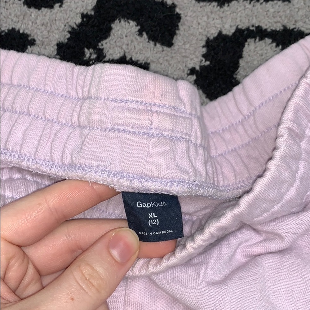GAP Shorts - Picture 2 of 4